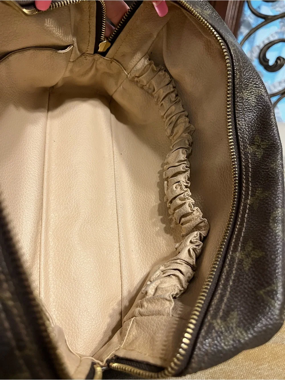 Vintage Louis Vuitton Monogram Canvas cosmetic pouch/case